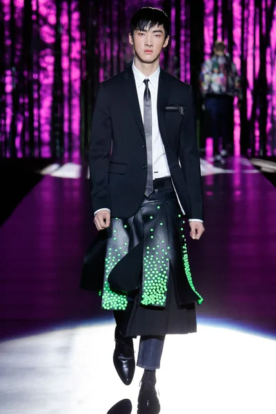 Look 24
